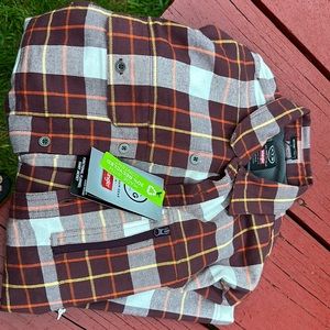 Men’s Wrangler button up flannel small NWT